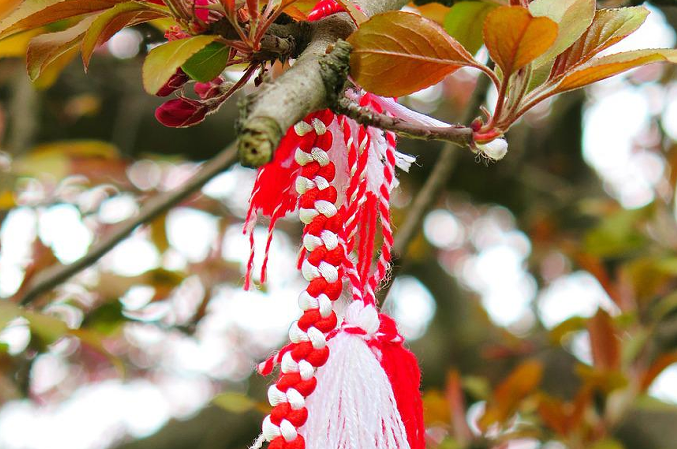 Каква е връзката между мартеницата и секса?