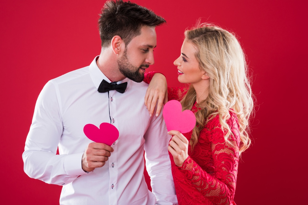 Свети Валентин: от забранена любов до най-интимния празник на модерните двойки
