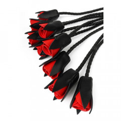 Бич от естествена кожа с рози