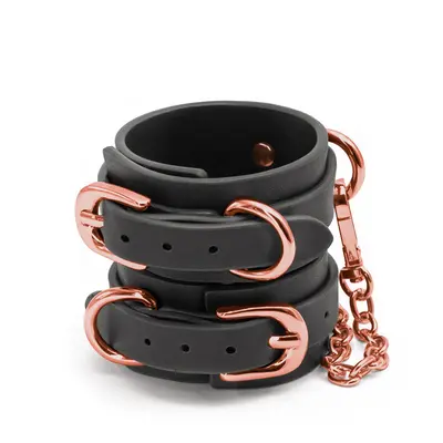 Белезници за ръце за BDSM Couture