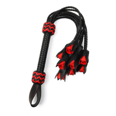 Бич от естествена кожа с рози