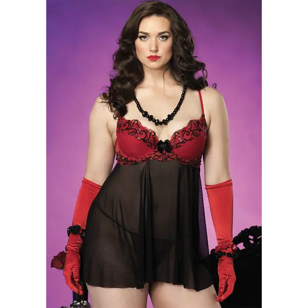 Мини рокля с твърди чашки и прашки