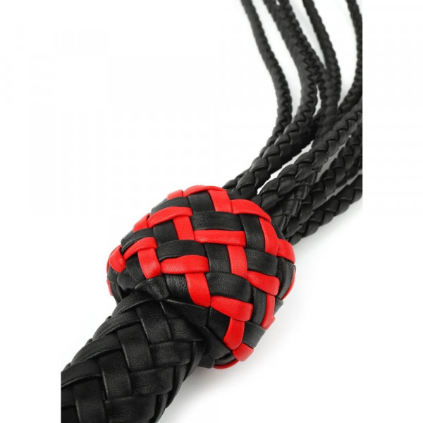 Бич от естествена кожа с рози